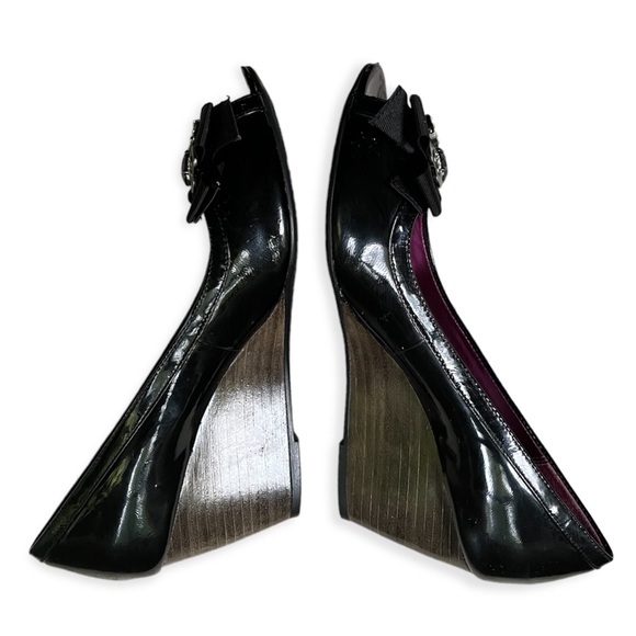 Coach ❤️ Poppy Black Peep Toe Wedge Shoes w/Charms, sz 8 - Picture 6 of 15